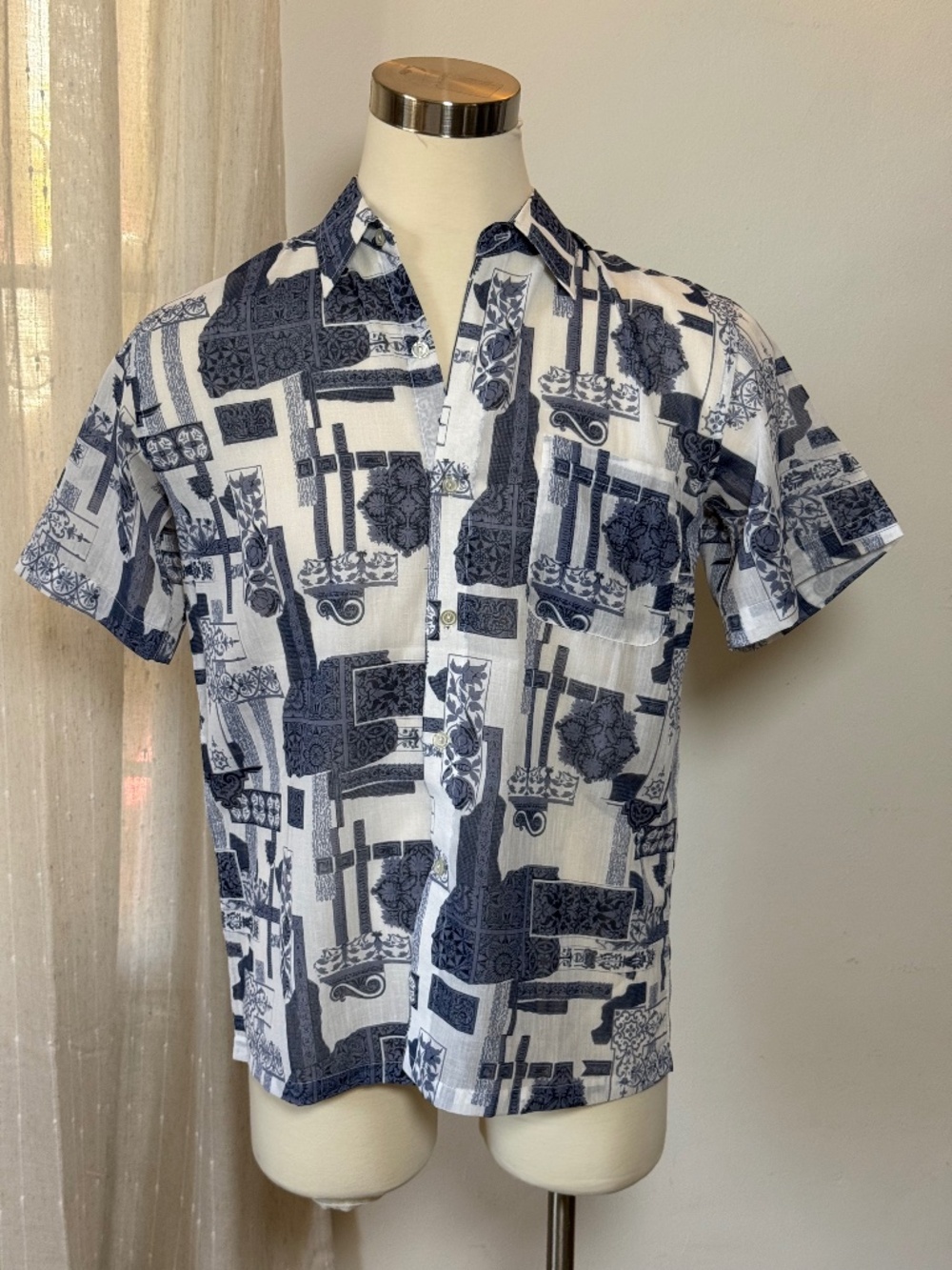 Vintage Trady Tile Print Camp Shirt Blue White Resort Mediterranean M